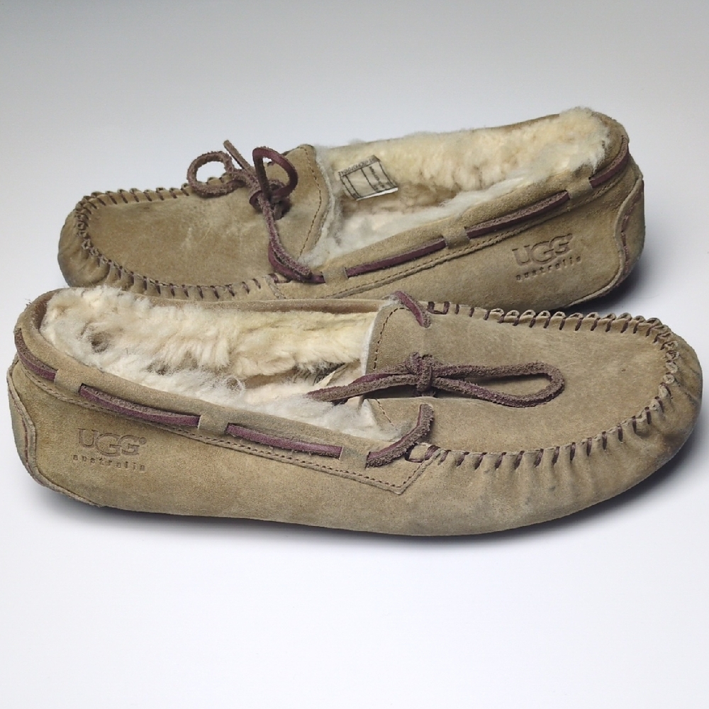 UGG Shearling Lined Tan Leather Moccasin Slippers Women's US Size 8